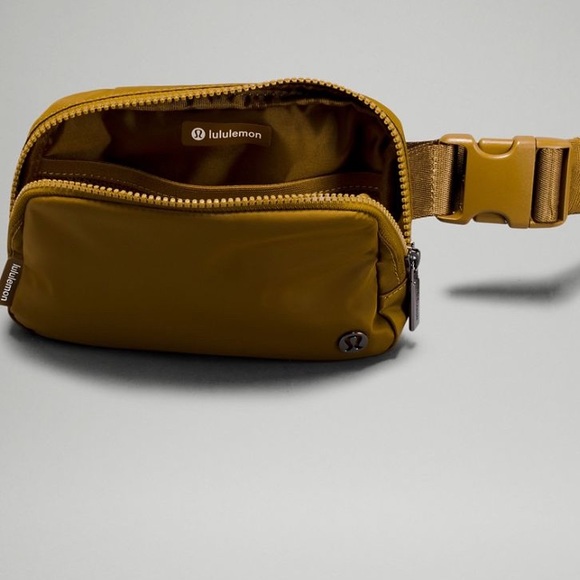 Lululemon 🍋 Everywhere Belt Bag NWT ((BURNT CARAMEL)) Fall vibes!! 🍁 - Picture 2 of 4